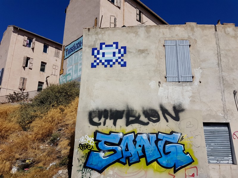 Invader arborescence marseille